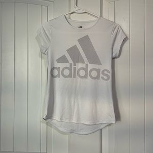 Girls adidas t-shirt lightweight